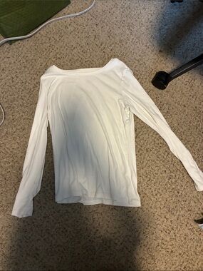 Women's White Long Sleeve Scoop Neck Tee